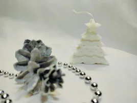 swiateczna-swieca-swieczka-sojowa-choinka-upominek-dla-pracownikow-gosci