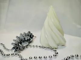 swiateczna-swieca-swieczka-sojowa-zapachowa-choinka-dekoracja-upominek-12cm