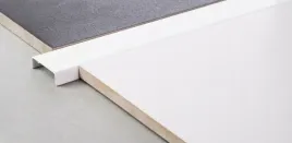 listwa-dekoracyjna-nierdzewna-biala-do-plytek-c30