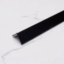 katownik-aluminiowy-15x15-mm-czarny-250-cm