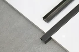 listwa-ozdobna-dekoracyjna-do-plytek-czarna-c-15mm