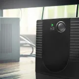 qoltec-zasilacz-awaryjny-ups-line-interactive-moc-pozorna-1000-va