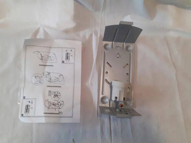 plafon-eglo-grafik-e27-1x60w-83132-marka-eglo-stan-powystawowy