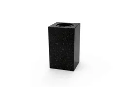 wazon-granitowy-na-nagrobek-cmentarny-czarny-28cm-kwadratowy-ciemny-granit