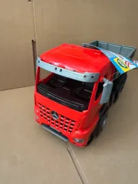 duza-ciezarowka-wywrotka-mercedes-benz-arocs-lena-worxx-nowa-do-piasku