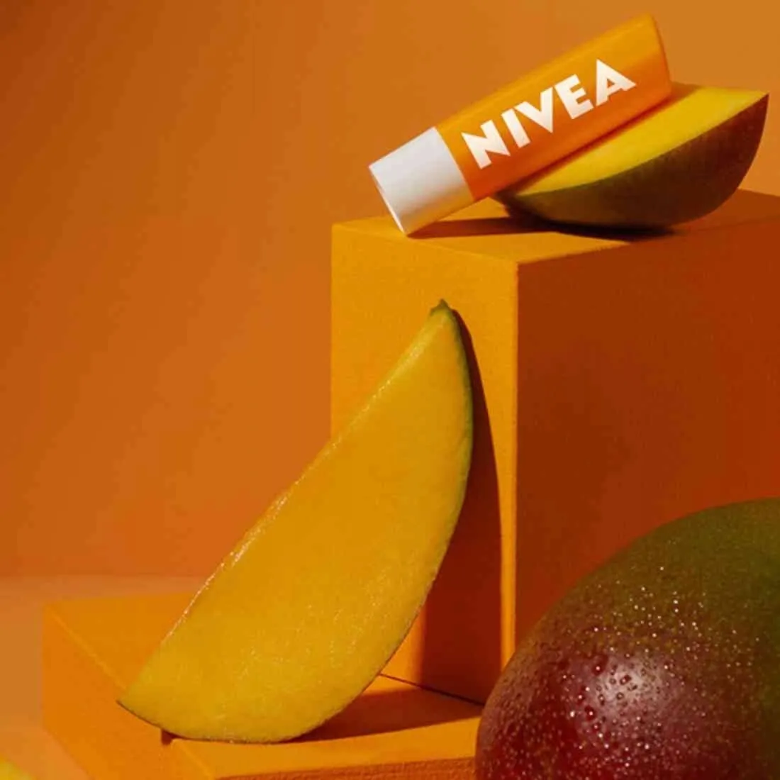 nivea-pielegnujaca-pomadka-do-ust-mango-shine