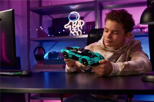 lego-technic-42208-aston-martin-valkyrie-marka-lego