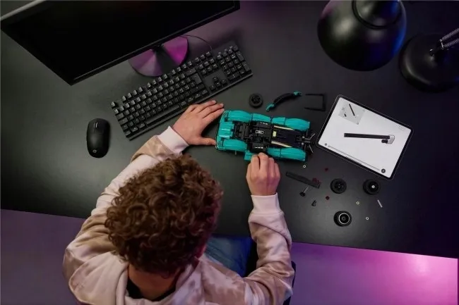 lego-technic-42208-aston-martin-valkyrie-stan-nowy