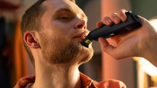 philips-oneblade-qp6542-15-czarny-zasilanie-akumulatorowe