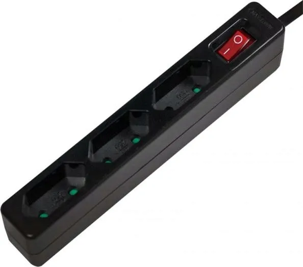 logilink-3-gniazda-1-5m-czarna