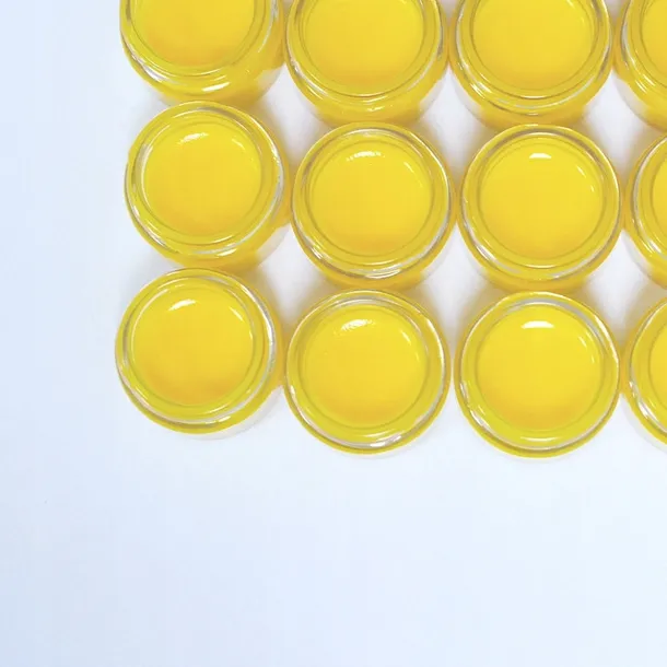iossi-delikatny-cukrowy-peeling-do-ust-mango-pojemnosc-15-ml