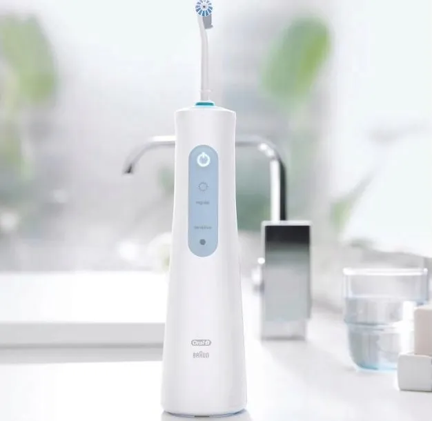 oral-b-aquacare-4-bialy-marka-oral-b
