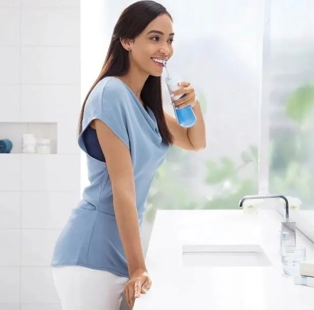 oral-b-aquacare-4-bialy-model-aquacare-4