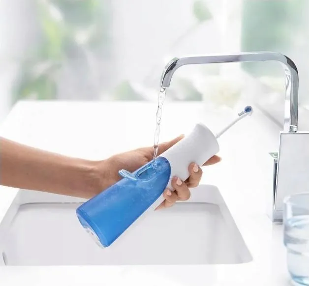 oral-b-aquacare-4-bialy
