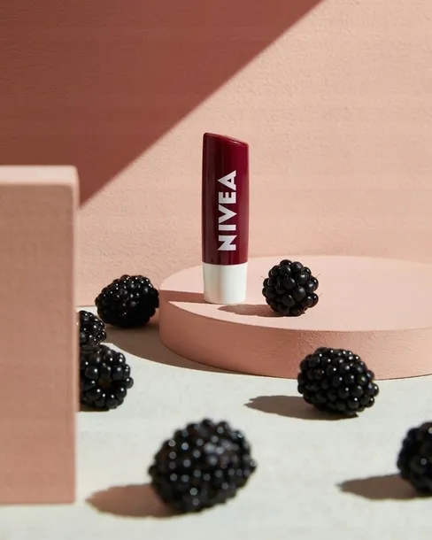 nivea-pomadka-do-ust-blackberry-shine-pojemnosc-4-8-ml