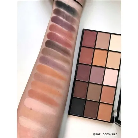 makeup-revolution-re-loaded-paleta-cieni-basic-mattes-wykonczenie-mix-wykonczen