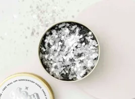 ministerstwo-dobrego-mydla-bio-brokat-do-twarzy-i-ciala-silver