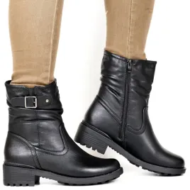 damskie-botki-z-klamerka-unisoft-7988-czarne