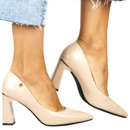 damskie-czolenka-na-slupku-vinceza-62221-bezowe