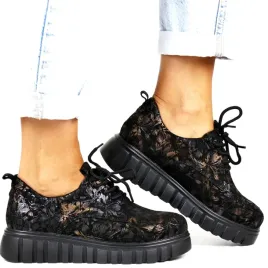 sneakersy-skorzane-na-grubej-podeszwie-6846-czarne-kwiaty