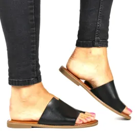 damskie-klapki-na-palec-na-plaskiej-podeszwie-evento-4586-czarne