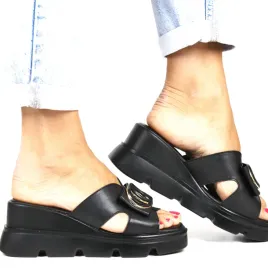 damskie-klapki-na-koturnie-vinceza-58464-czarne