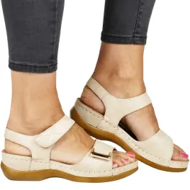 damskie-sandaly-na-koturnie-zapinane-na-rzep-evento-8985-bezowe