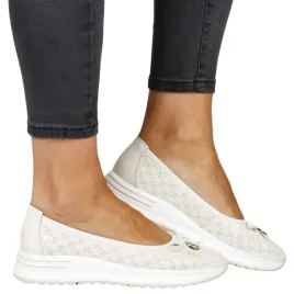 damskie-polbuty-skorzane-na-platformie-filippo-6718-bezowe