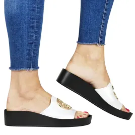 klapki-na-platformie-koturnie-potocki-43326-srebrne