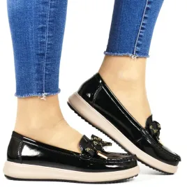 damskie-skorzane-mokasyny-z-kokarda-na-platformie-filippo-6457-czarne-lakie