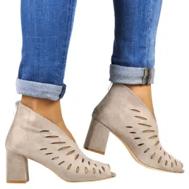 azurowe-sandaly-damskie-na-klocku-z-odkrytymi-palcami-potocki-20318-szare-z