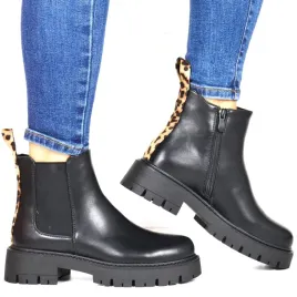 damskie-botki-na-traperowej-grubej-podeszwie-z-ozdobnym-paskiem-panterki-be