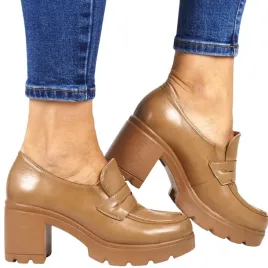 damskie-mokasyny-na-obcasie-polbuty-na-klocku-potocki-12154-bezowe-licowe