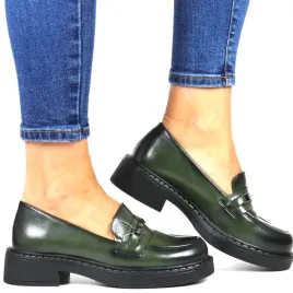 damskie-mokasyny-na-grubej-podeszwie-polbuty-z-klamra-potocki-12122-zielone