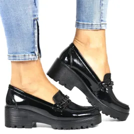 damskie-mokasyny-ze-skory-na-obcasie-klocku-filippo-4139-czarne