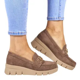 damskie-mokasyny-na-koturnie-polbuty-z-klamra-potocki-12372-khaki-zamszowe