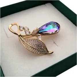 zlota-broszka-sapphire-crystal-prezent-grawer