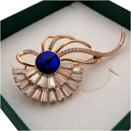 zlota-broszka-sapphire-crystal-prezent-grawer