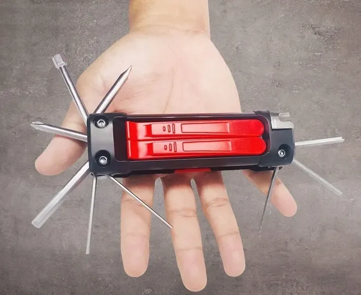 zestaw-naprawczy-do-roweru-na-prezent-multitool-stan-nowy
