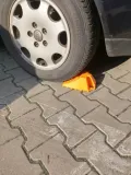 klin-pod-kola-samochdu-pomaranczowy-stan-nowy