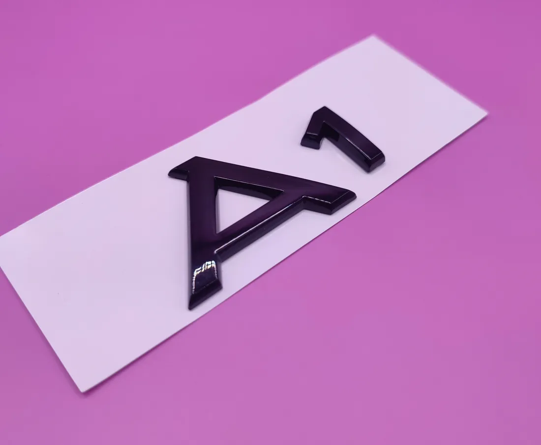 emblemat-znaczek-napis-do-audi-a1-stan-nowy