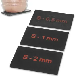 podkladki-plastikowe-dystansowe-poziomujace-pod-meble-rozmiar-s-3x5-czarny