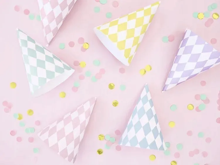 czapeczki-papierowe-mix-pastel-urodziny-6-szt