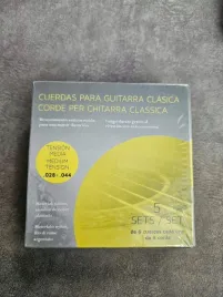 5-zestawow-strun-gitara-klasyczna-028-044