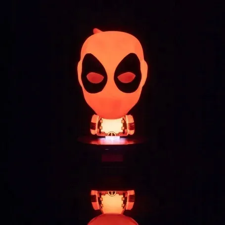 lampka-marvel-deadpool-icon-light-na-licencji-stan-nowy-kolor-dominujacy-czarny