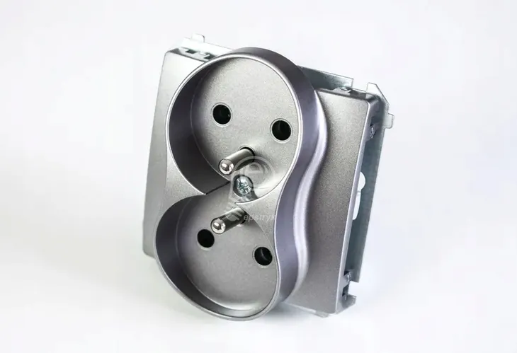 simon-basic-gniazdo-podwojne-z-uziemieniem-przeslony-inox-bmgz2mz-01-21-liczba-gniazdek-2-szt