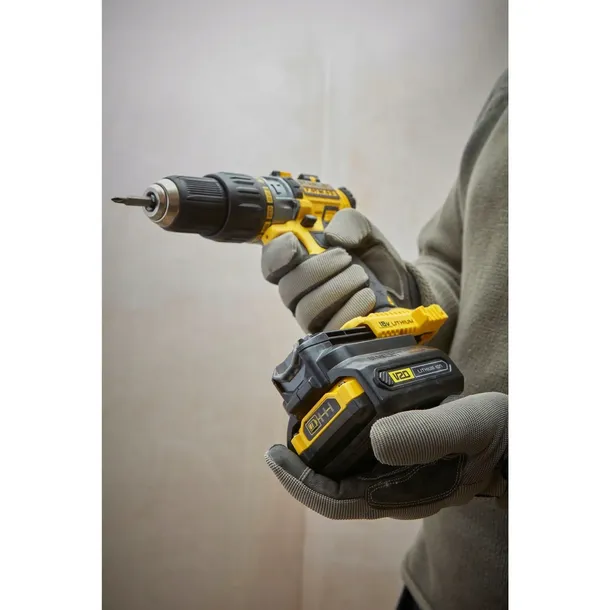 stanley-adapter-do-akumulatorow-18v-sfmcb100-kod-producenta-sfmcb100-xj