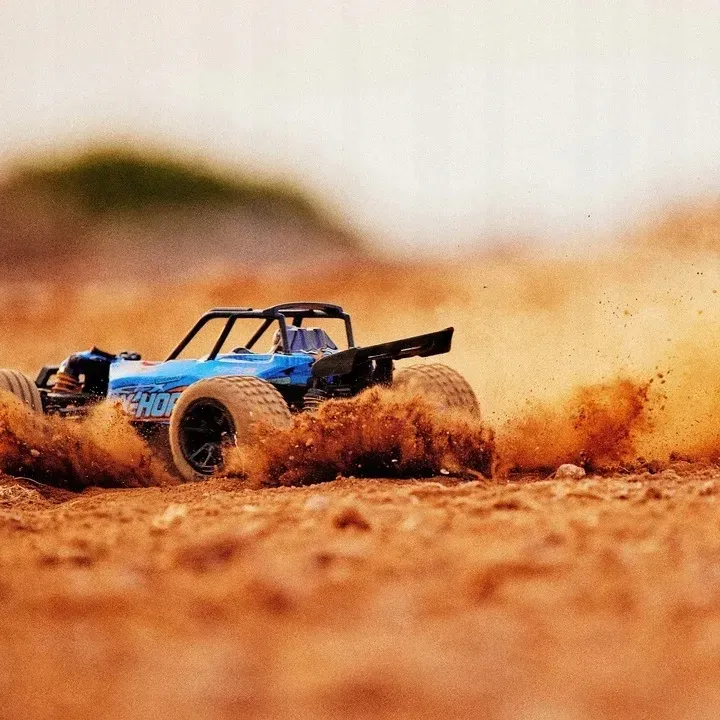samochod-auto-zdalnie-sterowany-sterowane-autko-rc-4x4-100m-30km-h-obudowa-stan-nowy