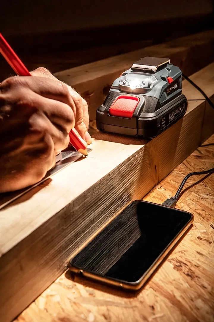 adapter-usb-latarka-led-energy-graphite-58g025