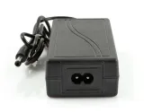 zasilacz-led-12v-dc-wtyczkowy-desktop-6a-72w-do-tasm-led-mono-rgb-marka-berge